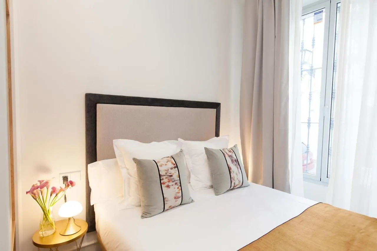 Isg Apartments Cedaceros 세비야