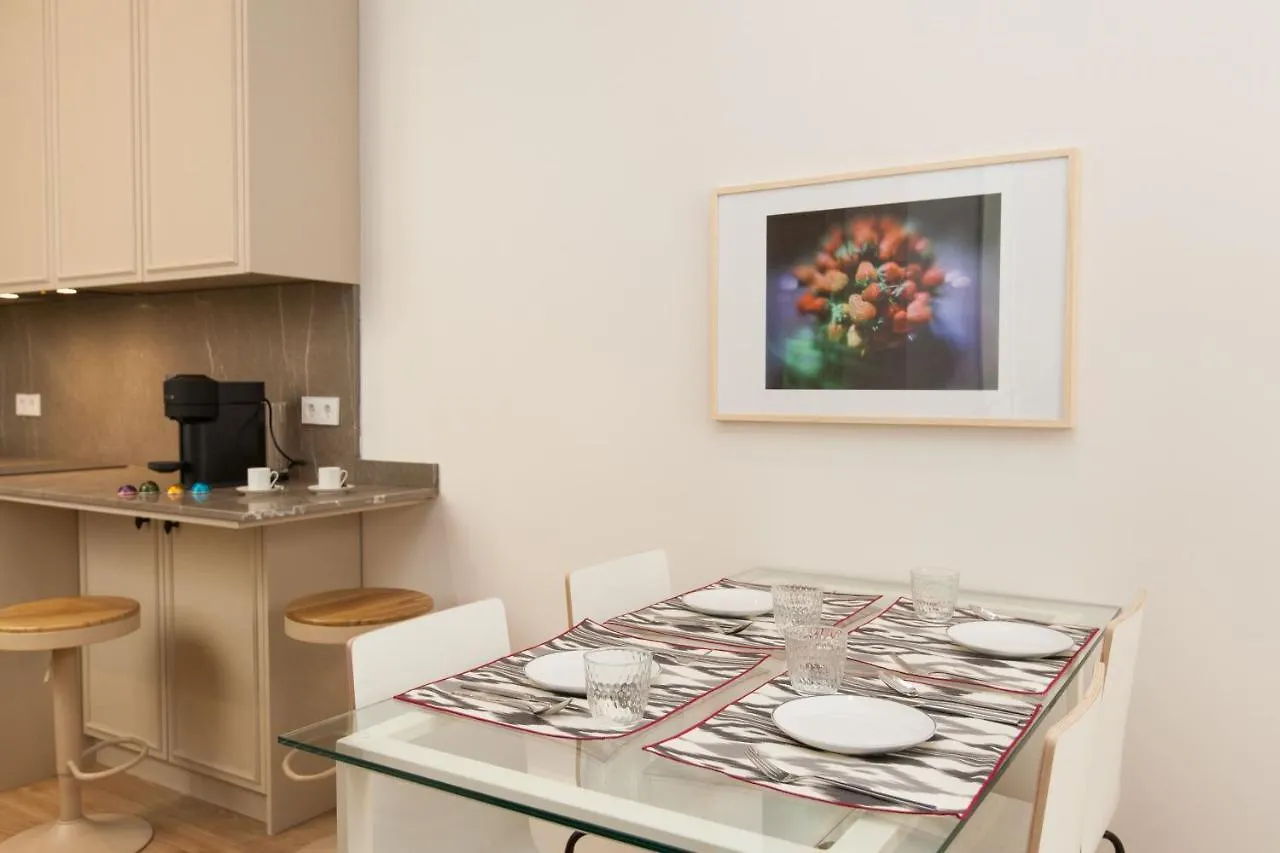 Isg Apartments Cedaceros 세비야